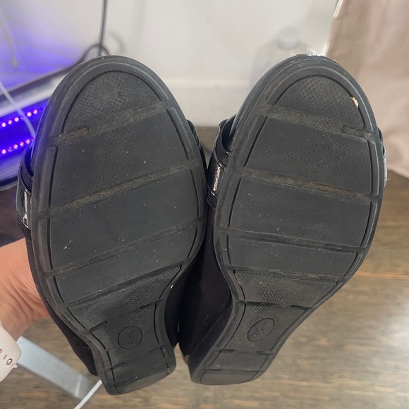 Flats AK Sport are in good condition, size 9.5 shoes practical and fashionable. - Picture 6 of 9